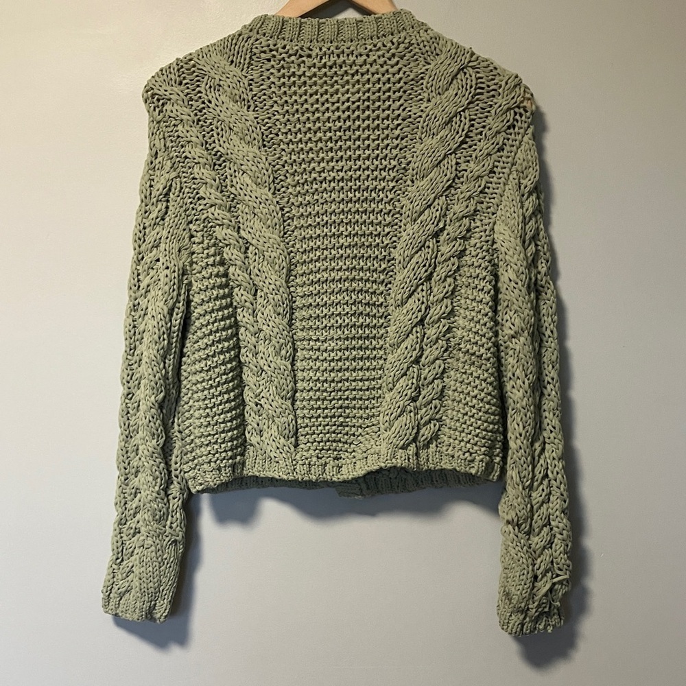 House of Harlow 1960 Chunky Knit Cable Sweater - Green with Buttons Flowers - Picture 6 of 6